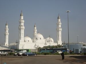 Masjid.e.Quba - panoramio.jpg